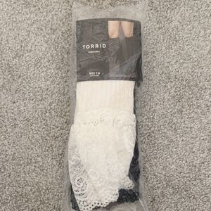 NWT Torrid 2pk Knee High Socks With Lace Ruffle. Black And White